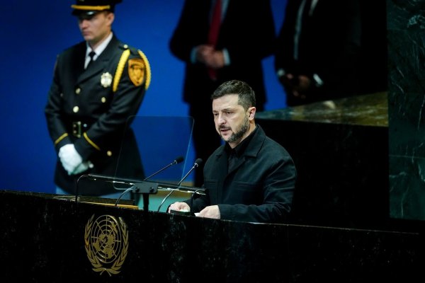 Der ukrainische Präsident setzte sich für die internationale Unterstützung Moldaus ein. - © Kay Nietfeld/dpa