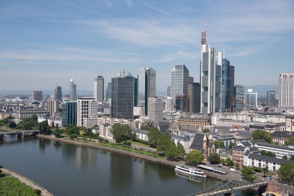 Die Bankenskyline von Frankfurt am Main. - © Boris Roessler/dpa