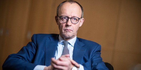 Äußerungen von CDU-Chef Friedrich Merz wurden von vielen als Aufweichung der klaren Abgrenzung zur AfD interpretiert. - © Michael Kappeler/dpa