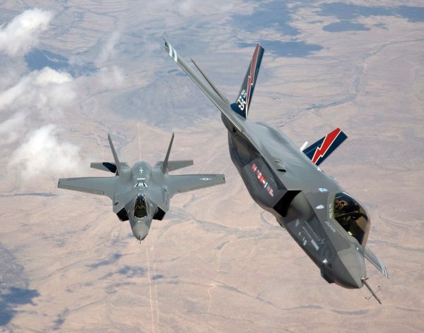 An diesem Montag ist es wieder so weit: Die Nato beginnt ihre jährliche Atomwaffenübung. (Archivbild) - © Tom Reynolds/LOCKHEED MARTIN AERONAUTICS/EPA/dpa