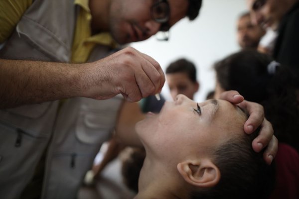 Im umkämpften Gazastreifen hat die zweite Runde der Polio-Impfungen begonnen. - © Marwan Dawood/XinHua/dpa