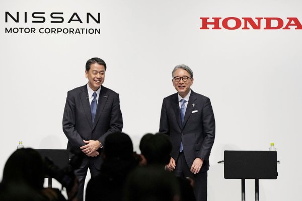 Nissan und Honda erwägen einem Medienbericht zufolge eine Fusion. (Archivbild) - © Uncredited/Kyodo News/AP/dpa
