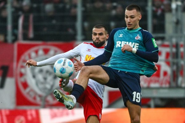 Wird den 1. FC Köln verlassen: Torjäger Tim Lemperle (r). - © Armin Weigel/dpa
