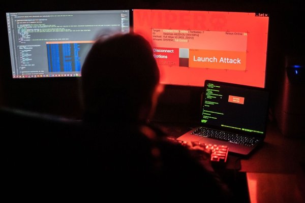 - © Lino Mirgeler/dpa