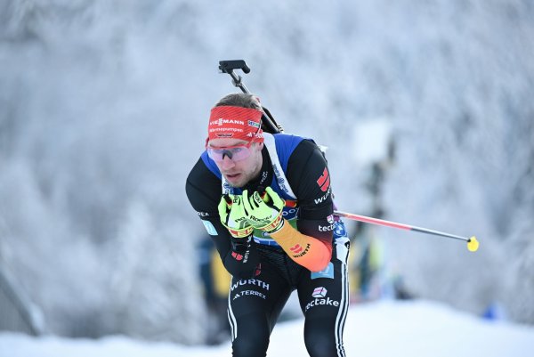 Kam beim Weltcup in Antholz auf Rang drei: Biathlet Johannes Kühn. - © Sven Hoppe/dpa