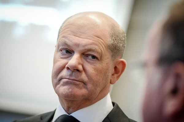 Bundeskanzler Olaf Scholz sollte nach Ansicht der deutschen Wirtschaft dem geplanten EU-Lieferkettengesetz nicht zustimmen. - © Kay Nietfeld/dpa