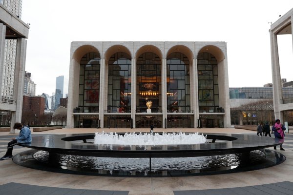 Die renommierte Oper ist in die Saison gestartet. (Archivbild) - © Kathy Willens/AP/dpa