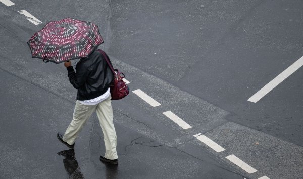 Mit Dauerregen in Teilen Deutschlands beginnt der Herbst. (Archivbild) - © Boris Roessler/dpa