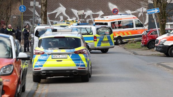 Tödlicher Polizeieinsatz in Herne: Beamter soll vier Schüsse auf mutmaßlichen Messerangreifer abgegeben haben (Archivbild) - © Justin Brosch/dpa