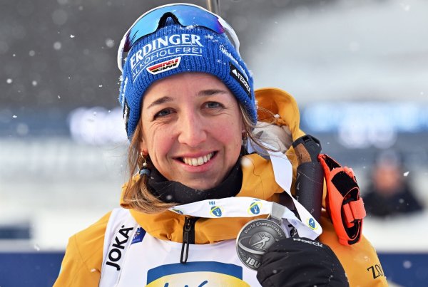 Franziska Preuß hat die nächste Medaille gewonnen. - © Martin Schutt/dpa