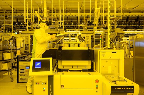 Deutschland ist ein Schlüssellieferant bei der globalen Halbleiterproduktion. - © Robert Michael/dpa
