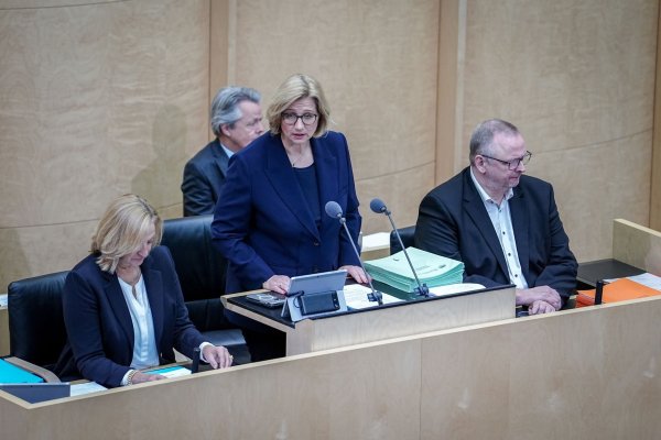 Der Bundesrat segnet zahlreiche, vom Bundestag schon beschlossene Gesetze ab. - © Kay Nietfeld/dpa