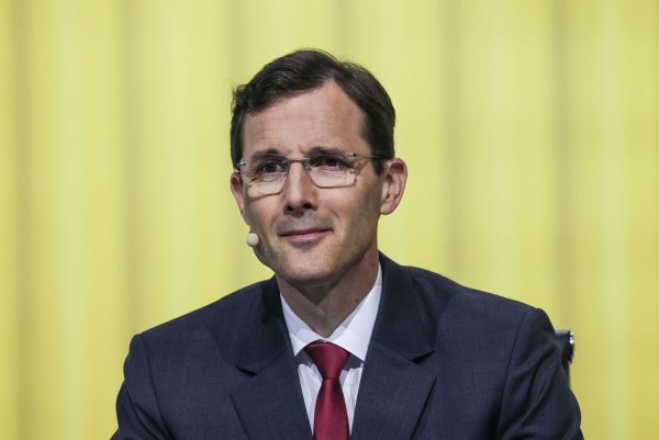 Post-Chef Tobias Meyer quittiert Vorwürfe eines Briefkonkurrenten mit Kopfschütteln. - © Oliver Berg/dpa
