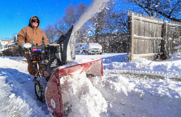 Für Millionen Menschen in den südlichen Bundesstaaten der USA gelten Unwetterwarnungen. (Foto aktuell) - © Kristopher Radder Brattleboro Re/The Brattleboro Reformer/AP/dpa