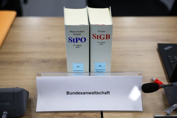 Ein in Monheim festgenommener Mann ist dringend verdächtig, sich im Ausland an einer terroristischen Vereinigung beteiligt zu haben. (Symbolbild) - © Jan Woitas/dpa