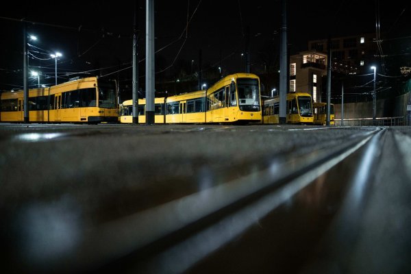 Straßenbahn im Ruhrbahn-Betriebshof entgleist - © Fabian Strauch/dpa