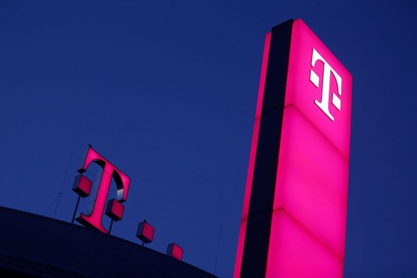 Betrüger geben sich online als die Telekom aus: Ziel ist der Diebstahl sensibler Daten. - © Oliver Berg/dpa