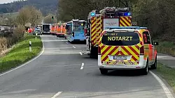 Zahlreiche Einsatzfahrzeuge waren vor Ort. - &copy; Feuerwehr Detmold/Oliver B&ouml;ttcher