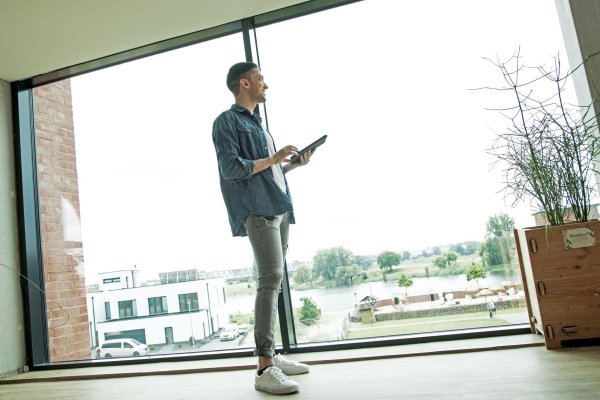 Mit wenigen Klicks zum optimalen Förder- und Weiterbildungsprogramm: Das soll das neue Onlineportal «mein NOW» der Bundesagentur für Arbeit ermöglichen. - © Christin Klose/dpa-tmn