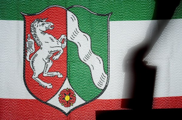 Briefwähler, die auf Nummer sicher gehen wollen, dass ihre Stimme bei der Stichwahl ankommt, sollten vor Ort abstimmen, empfiehlt die Landeswahlleiterin. (Symbolbild) - © Bernd Thissen/dpa