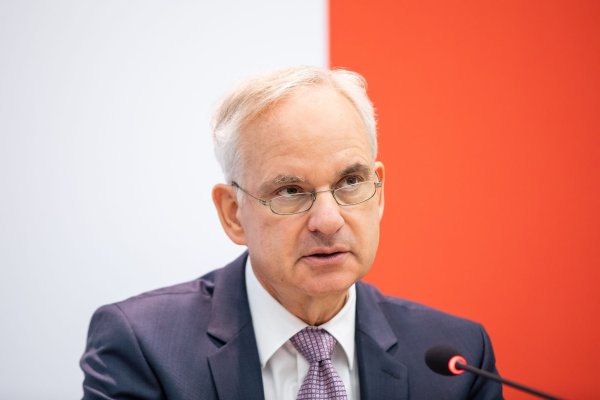 Der langjährige Chef des Energiekonzerns Eon, Johannes Teyssen, soll den Aufsichtsrat von Lufthansa leiten (Archivbild) - © Marcel Kusch/dpa