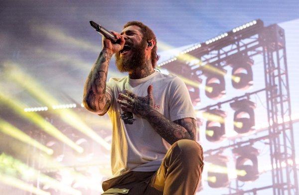 Post Malone beim BottleRock Music Festival in Kalifornien. - © Amy Harris/Invision/AP/dpa