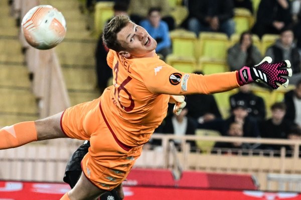 Erlebte ein unglückliches Debüt beim VfB: Torhüter Alexander Nübel. - © Federico Gambarini/dpa/Archivbild