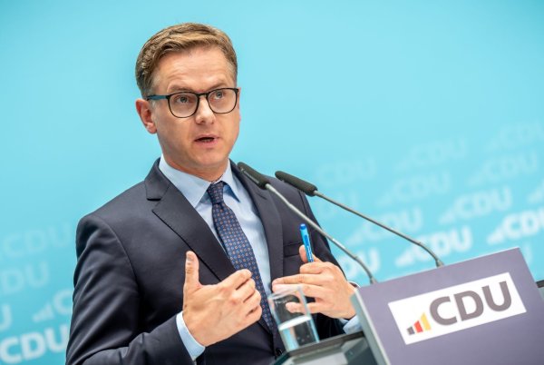 CDU-Generalsekretär Linnemann: «Wenn man die AfD stark machen will, soll man ruhig solche Interviews stören.» - © Michael Kappeler/dpa