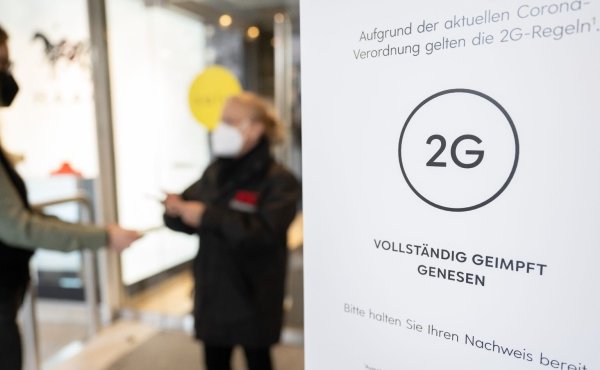 2G - © Foto: Bernd Weißbrod/dpa