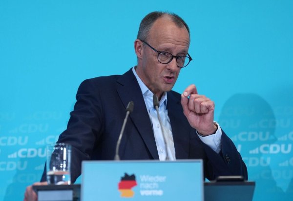Die CDU justiert ihre zentralen Themen im Wahlkampf: Wirtschaft und innere Sicherheit. Auf eine mögliche Politikwende in den USA blickt der Kanzlerkandidat gelassen. Ziehen die Umfragewerte jetzt an? - © Marcus Brandt/dpa