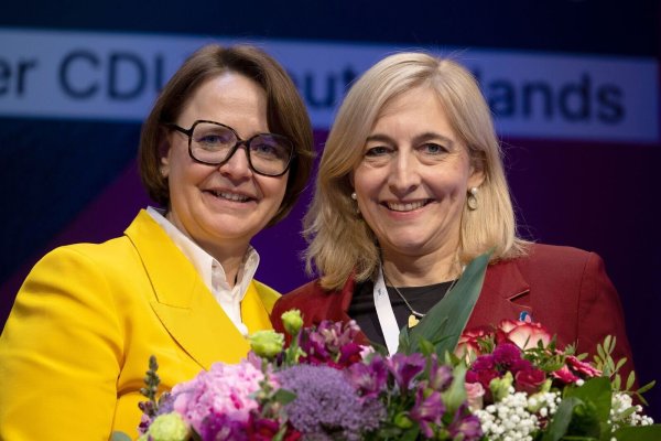 Widmann-Mauz (l.) geht, Warken kommt als neue Vorsitzende der CDU-Frauen-Union - © Stefan Puchner/dpa
