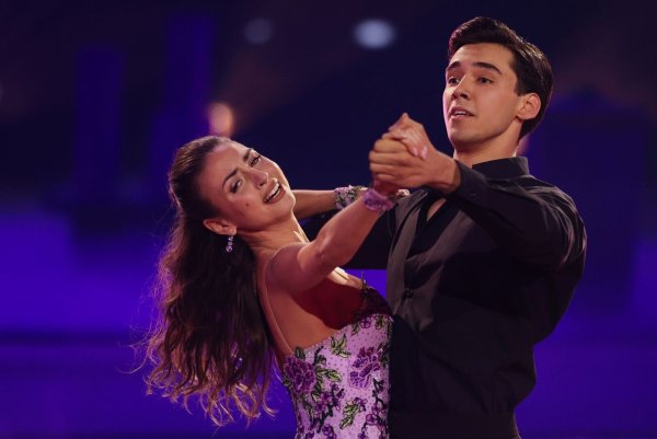 Neuer Dancing Sta: Diego Pooth mit seiner Tanzpartnerin Ekaterina Leonova. - © Rolf Vennenbernd/dpa