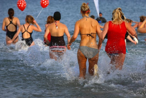 Boltenhagener Neujahrsbaden - © Foto: Jens Büttner/Archiv