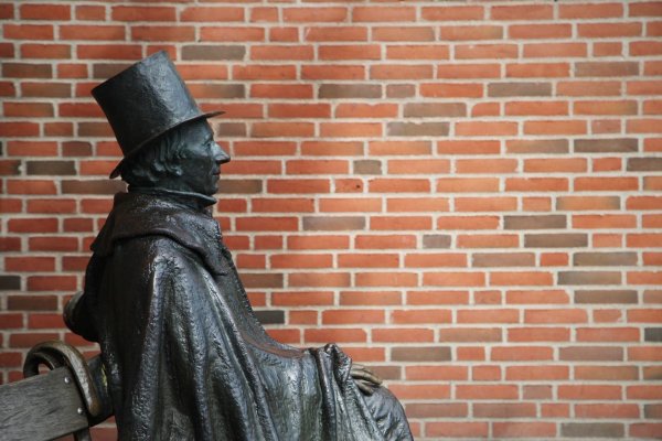 H. C. Andersen - © Foto: Steffen Trumpf/dpa