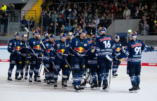 Red Bull München ist in den DEL-Playoffs auf Kurs. - © Sven Hoppe/dpa