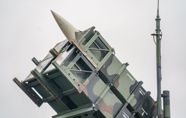 Ein gefechtsbereites Flugabwehrraketensystem vom Typ «Patriot» des Flugabwehrraketengeschwaders 1 der Bundeswehr. - © Axel Heimken/dpa