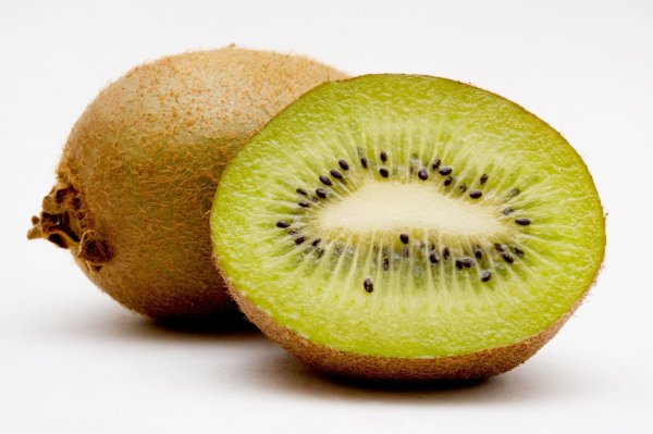 Seltenes Enzym: Die Kiwi lässt Gelatine nicht fest werden - © Foto: Franziska Gabbert/dpa-tmn