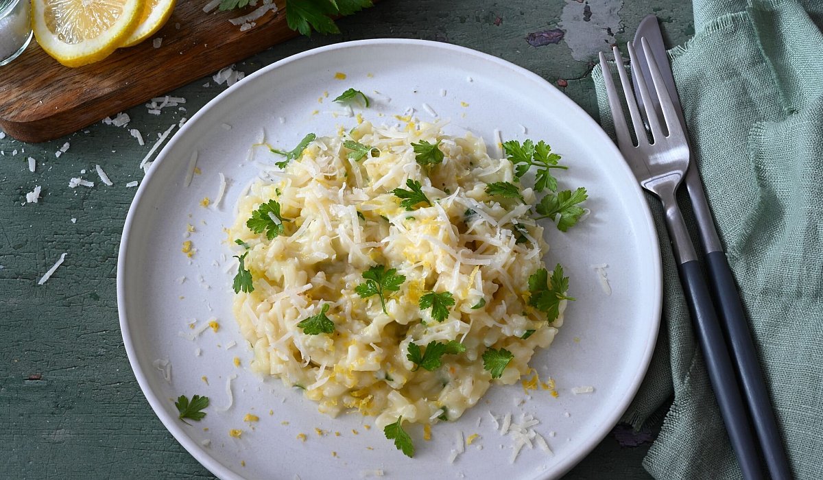 Zitronenrisotto - Julia Uehren/loeffelgenuss.de/dpa-tmn