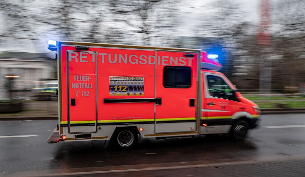 Rettungswagen - Fabian Strauch/dpa