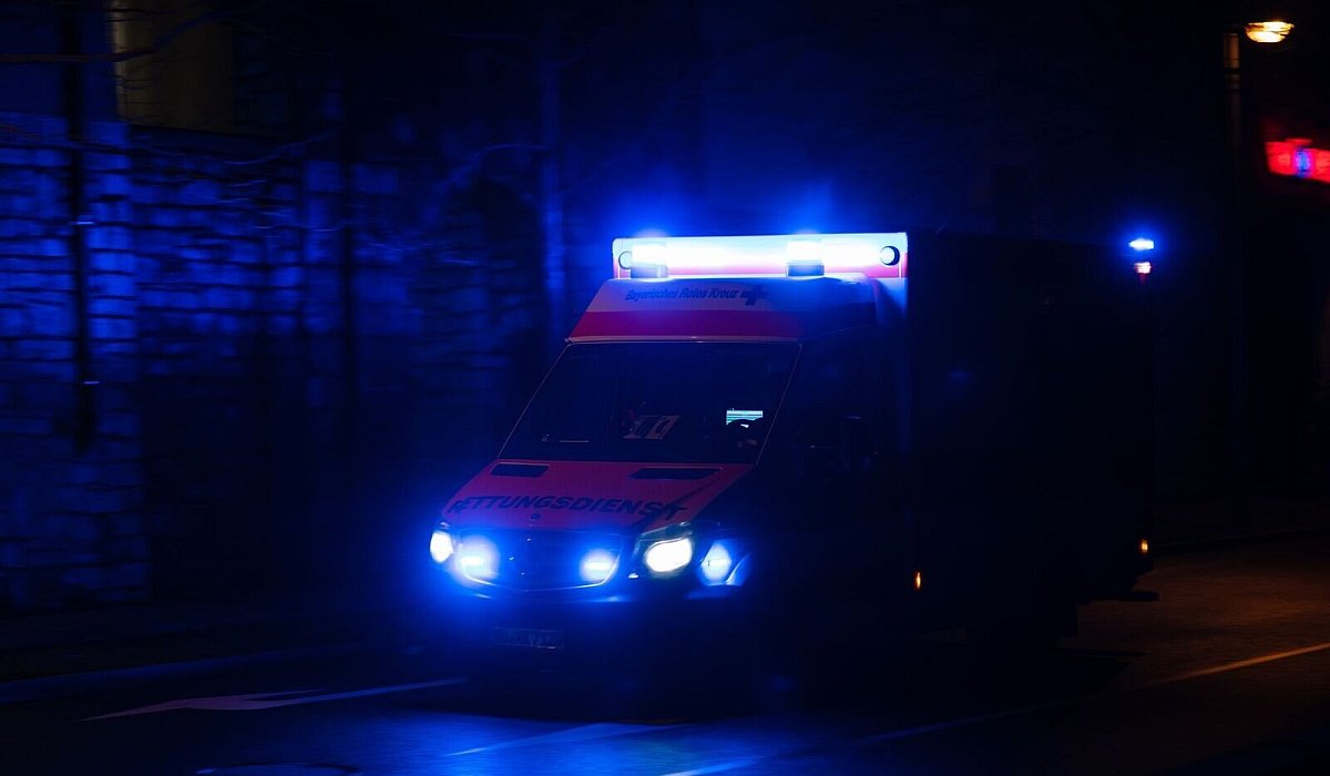 Rettungswagen im Einsatz - Nicolas Armer/dpa