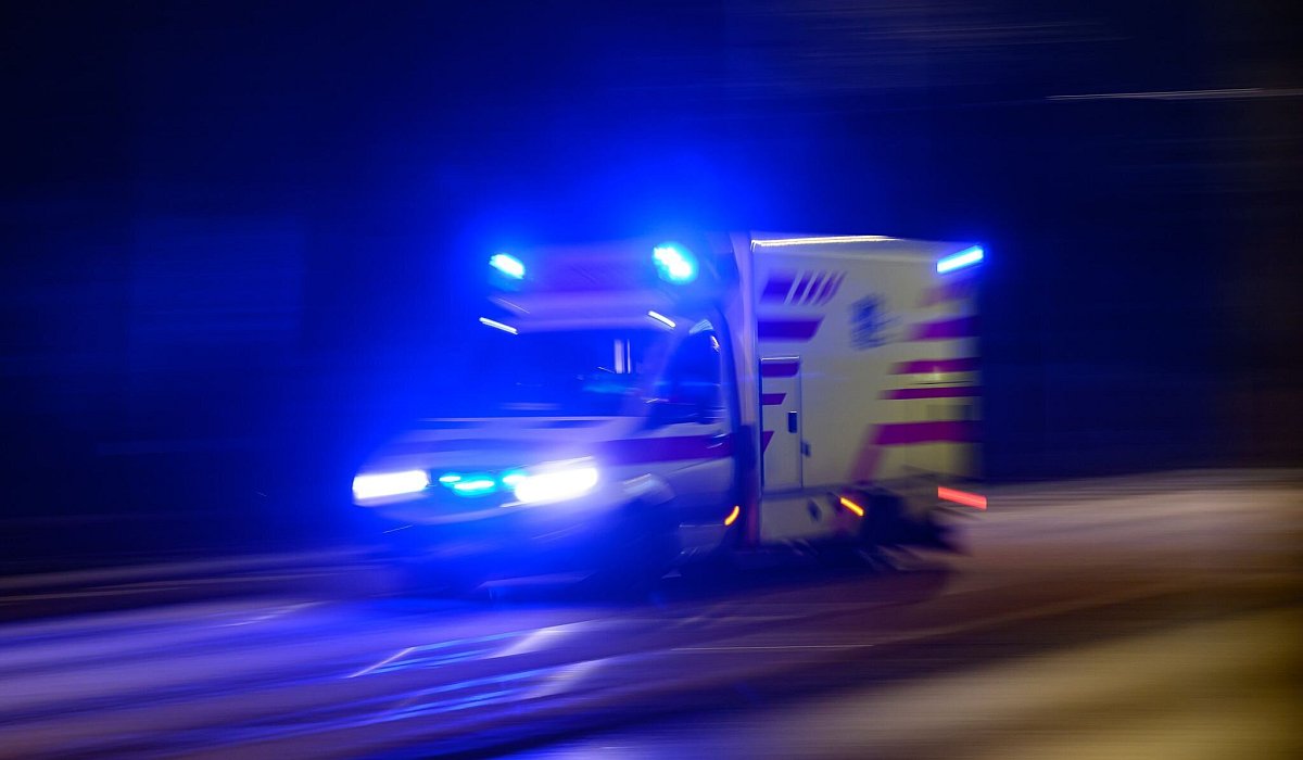 Rettungswagen im Einsatz - Robert Michael/dpa