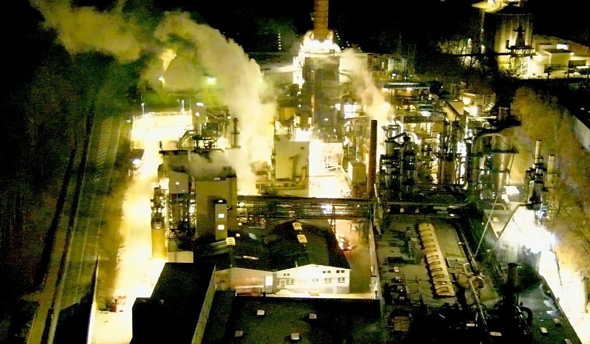 Gro&szlig;brand in Industrieanlage - 188 Einsatzkr&auml;fte vor Ort - -/Feuerwehr Steinheim/dpa