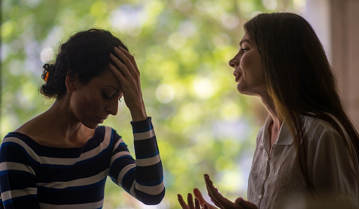 Gespr&auml;ch unter Kolleginnen - Klaus-Dietmar Gabbert/dpa-tmn