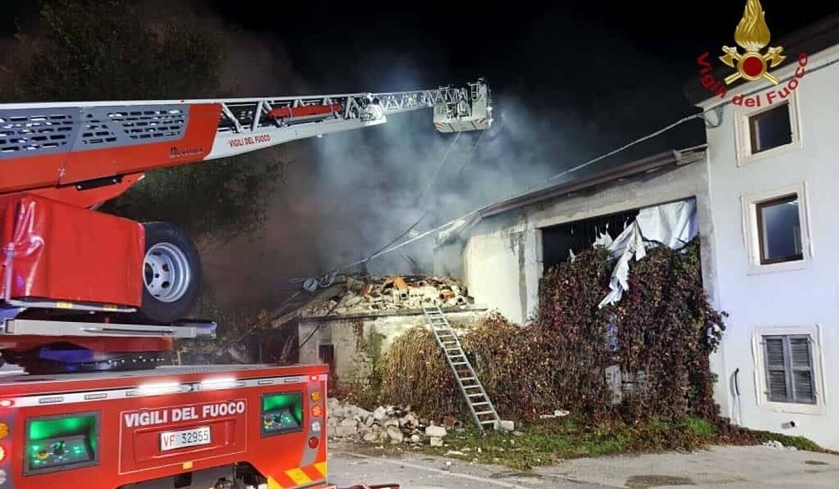 Tote bei Explosion in Italien - --/Italienische Feuerwehr/dpa