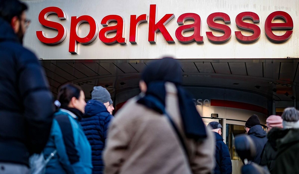 Nach dem Einbruch in den Tresorraum einer Bank - Christoph Reichwein/dpa