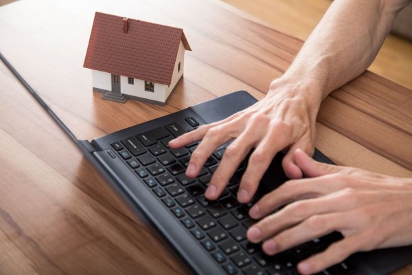 Grundsteuerwertbescheid schon erhalten? Dann können Sie bei Ungereimtheiten Einspruch einlegen - aber nur bis zu vier Wochen. - © Christin Klose/dpa-tmn