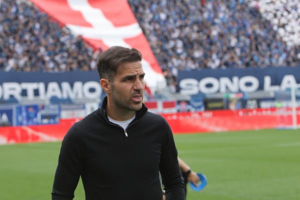Como-Trainer Cesc Fàbregas ist ein Trainer-Kandidat in der Bundesliga. - © Antonio Saia/LaPresse via ZUMA Press/dpa