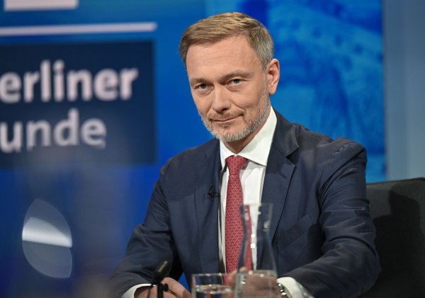 Der FDP-Vorsitzende geht. - © Stefanie Loos/AFP POOL/dpa