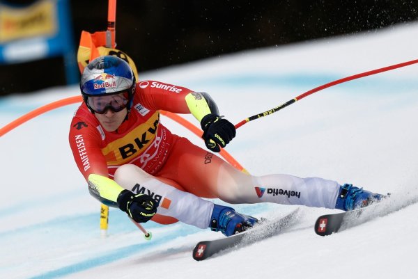Der Schweizer Marco Odermatt feiert seinen achten Weltcup-Sieg in dieser Saison. - © Gabriele Facciotti/AP/dpa