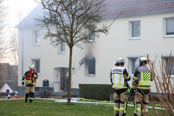 Zu der Explosion kam es im Erdgeschoss des Wohnhauses. - © Gianni Gattus/dpa